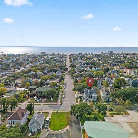 Historic Galveston Family Beach Home With 3 King Beds Eksteriør bilde